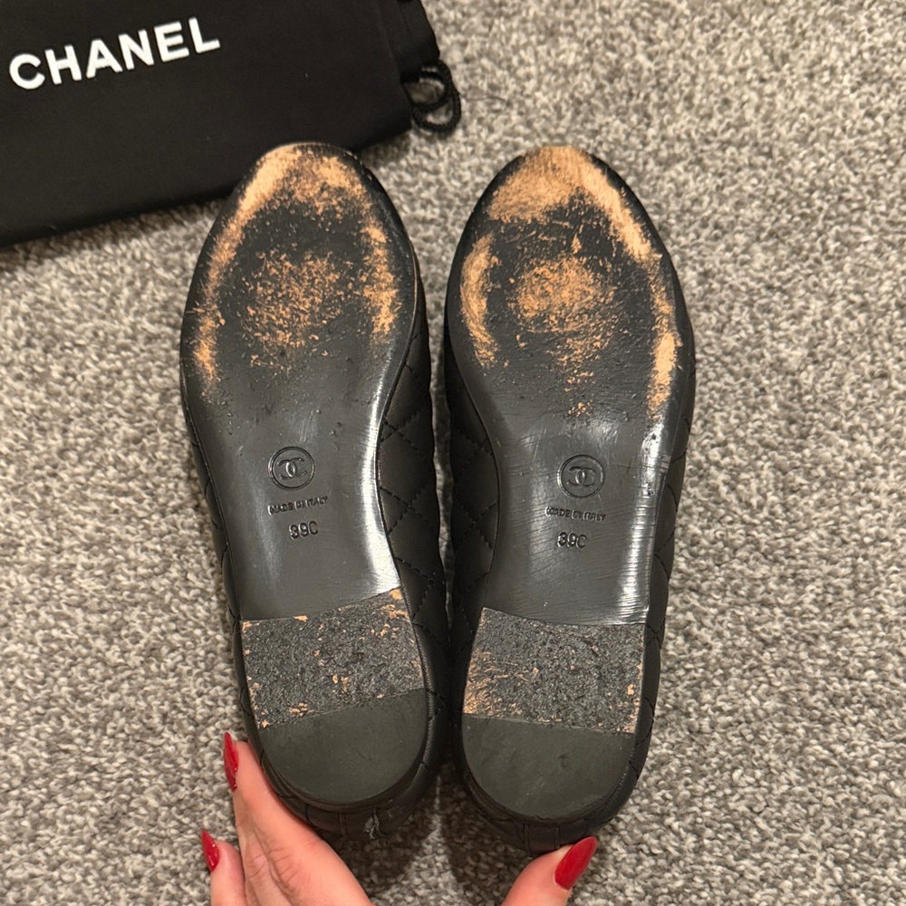 CHANEL Black Quilted Flats - Picture 5 of 7